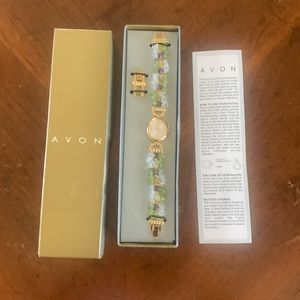 Avon Women’s Wristwatch Vintage New in Box with Extra Link